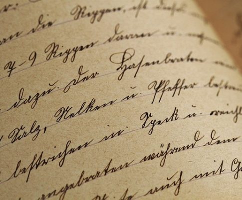 Escribir un libro; empezar un misterio